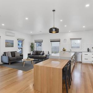 Coastal Vibe Apartments